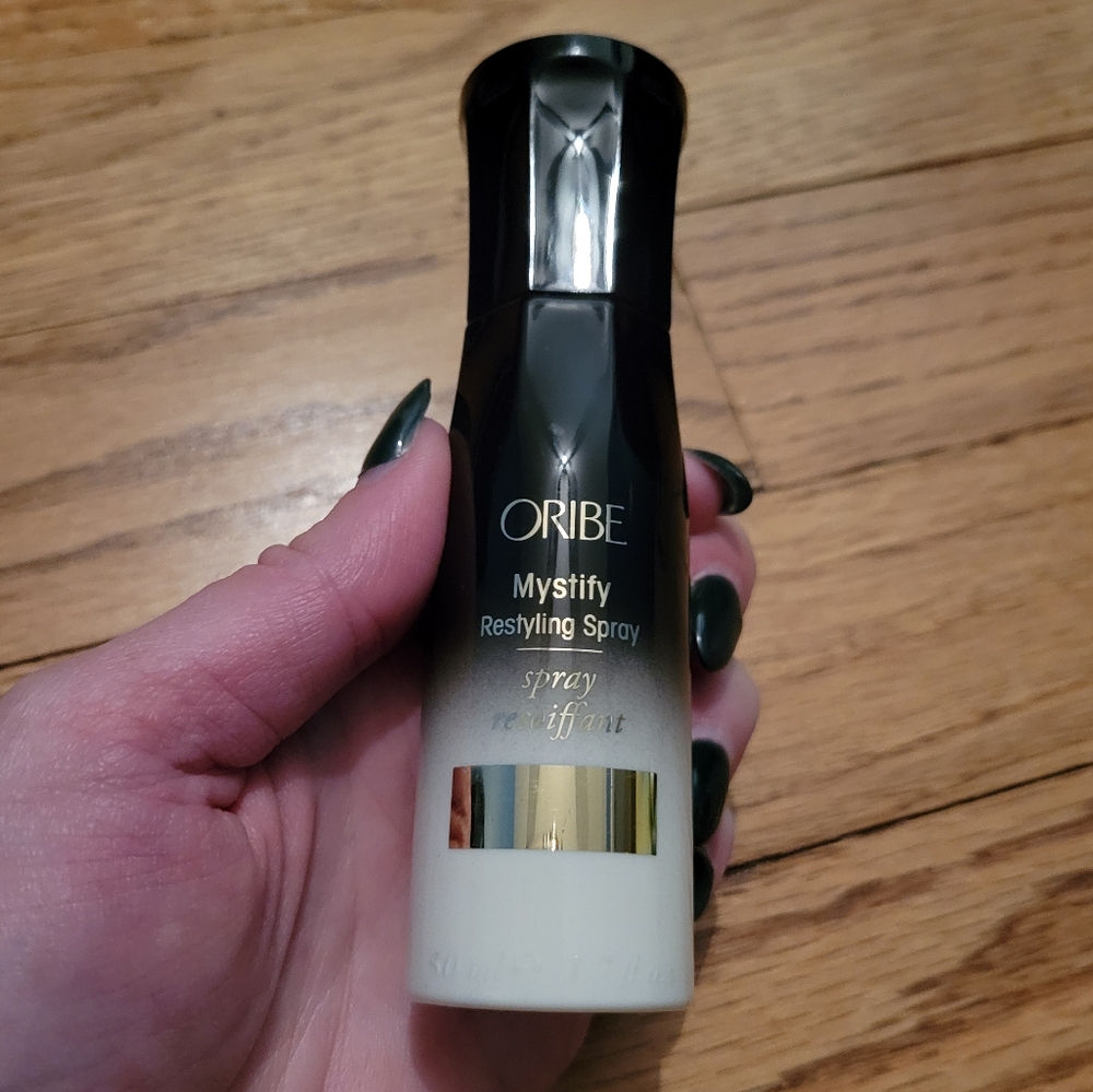 ORIBE Mystify Restyling Spray - Picture 2 of 3
